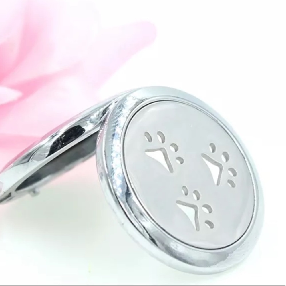 aromatherapy diffuser
paw 🐾 print - Picture 4 of 8